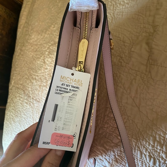 MICHAEL KORS (NWT) Baby Pink Crossbody 💕 - Picture 7 of 9
